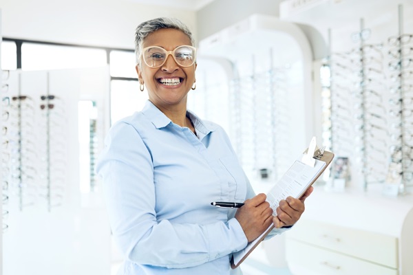 How An Optometrist Determines The Right Prescription For You