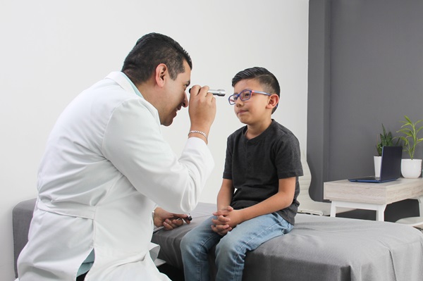 Pediatric Eye Care Essentials: Building Healthy Habits Early